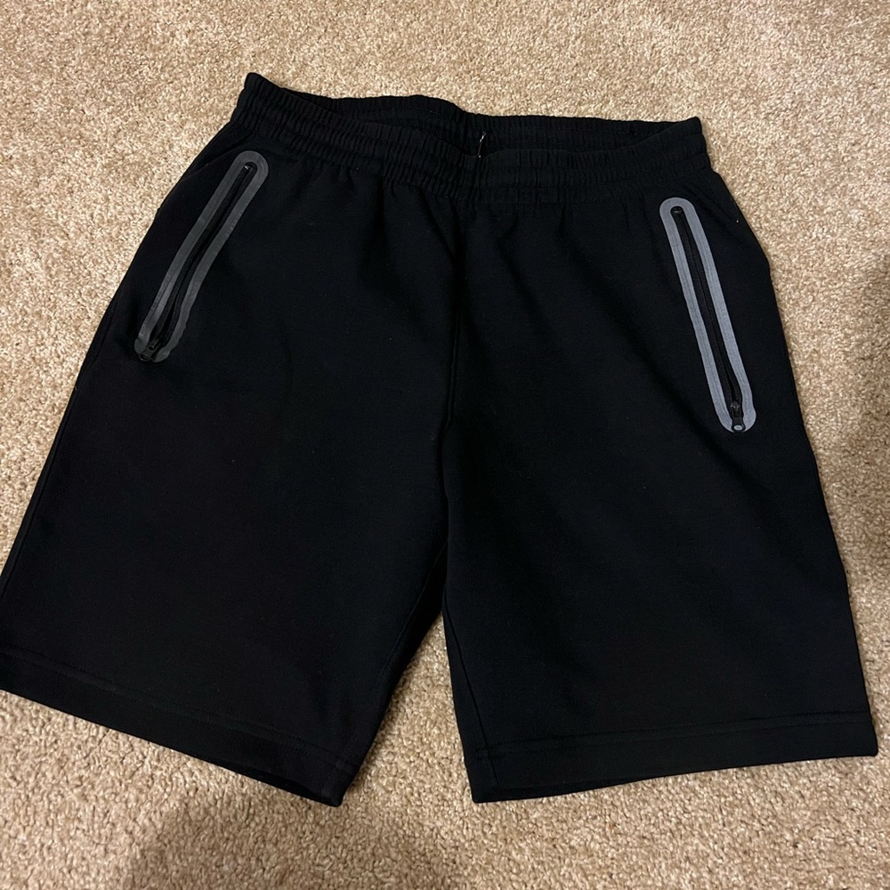 Men’s Old Navy Fleece Shorts Black Size Small.